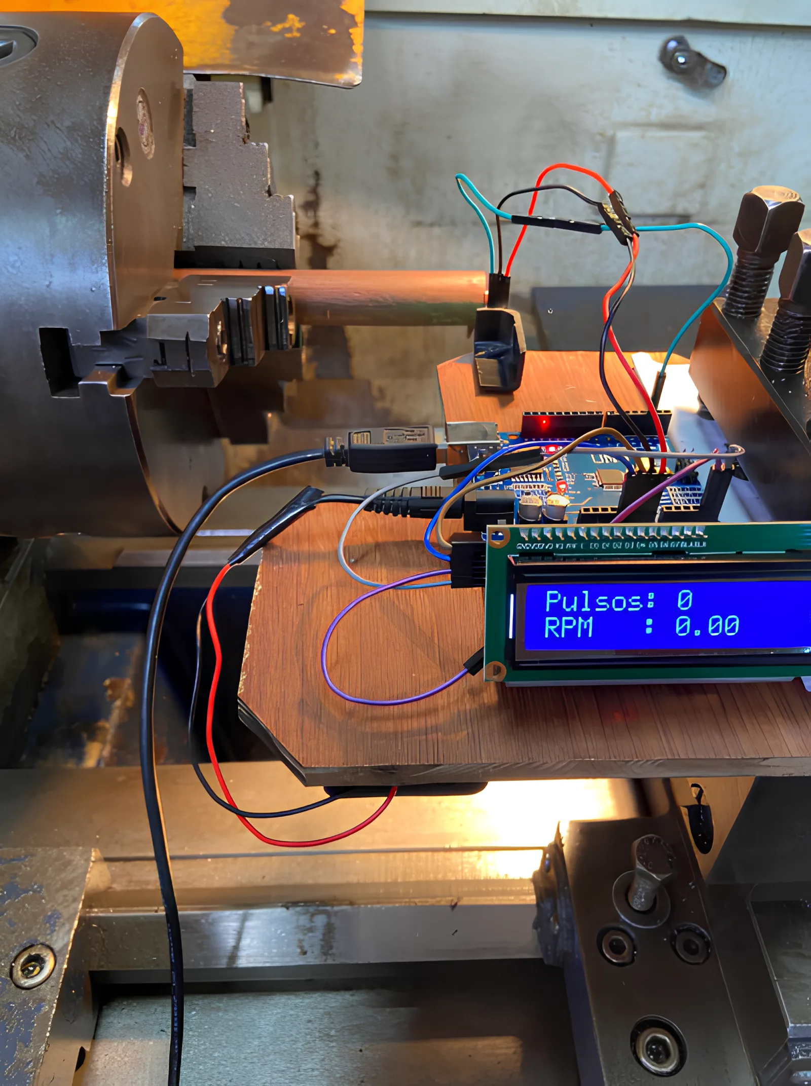 Tacômetro Digital — circuito Arduino